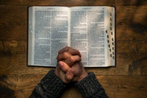 A Prayer to Refocus on God When You’re Feeling Distracted