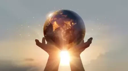 16118-world-globe-earth-gettyimages-1195693427-ipop
