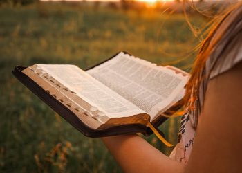 10 Peaceful Ways to Spend Time with God in Devotion